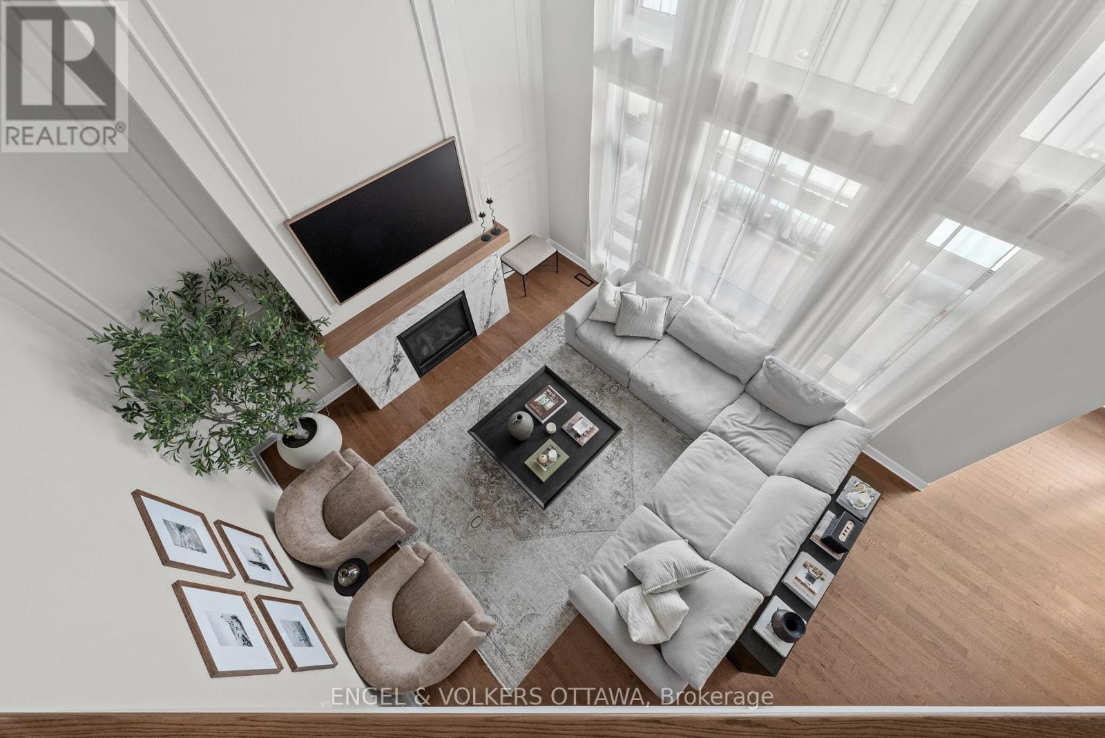 351 SHUTTLEWORTH DRIVE - 37