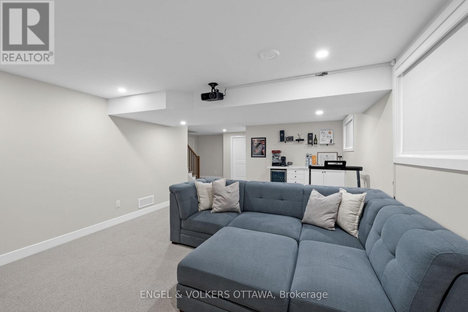 351 SHUTTLEWORTH DRIVE - 39