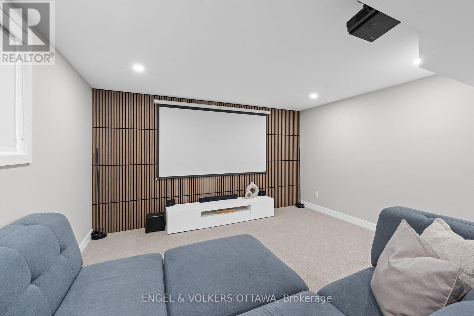 351 SHUTTLEWORTH DRIVE - 41