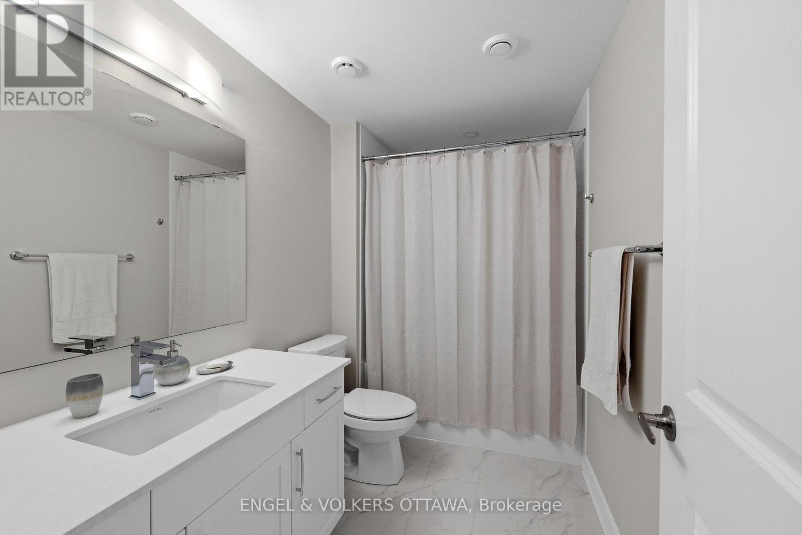 351 SHUTTLEWORTH DRIVE - 42