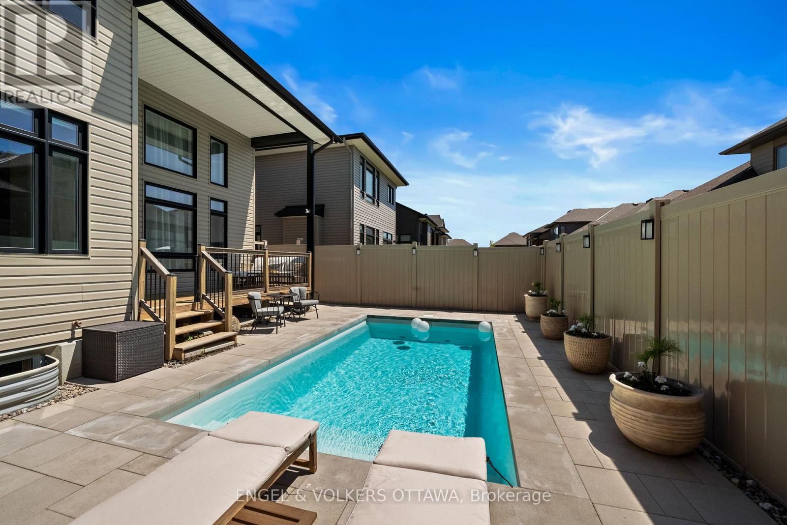351 SHUTTLEWORTH DRIVE - 47