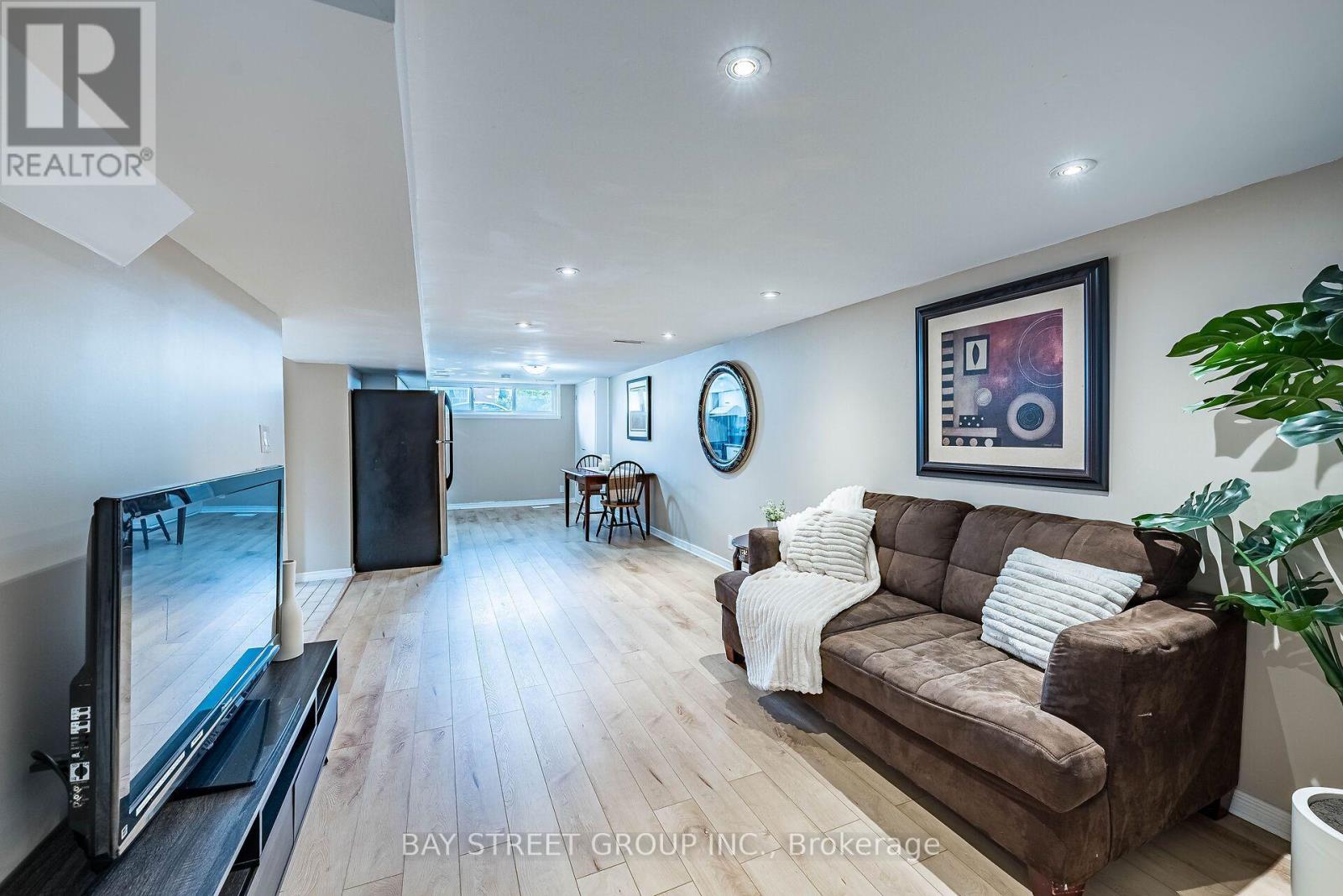 88 FREY CRESCENT - 39