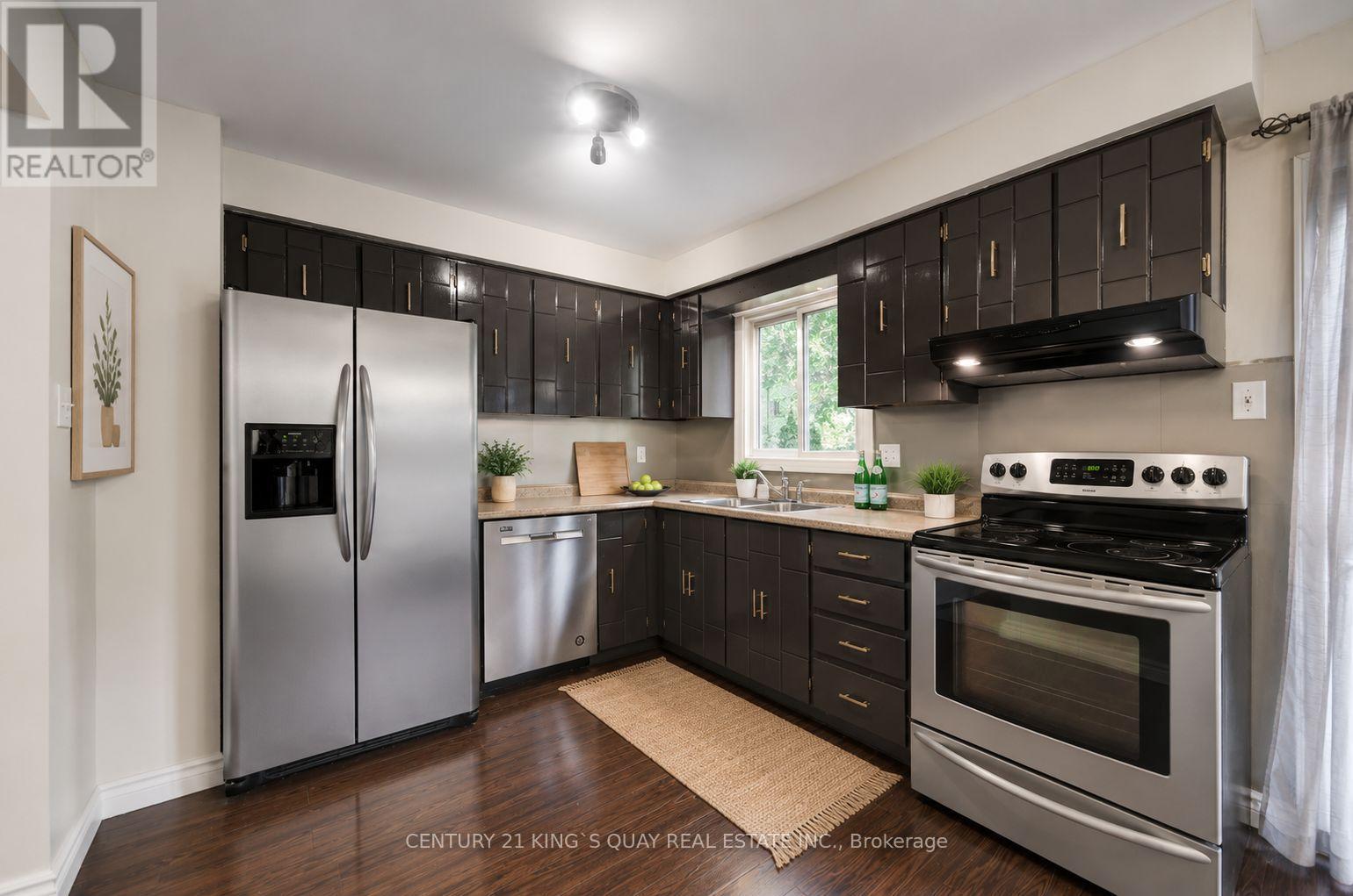 17 CROXLEY GREEN - Image 7