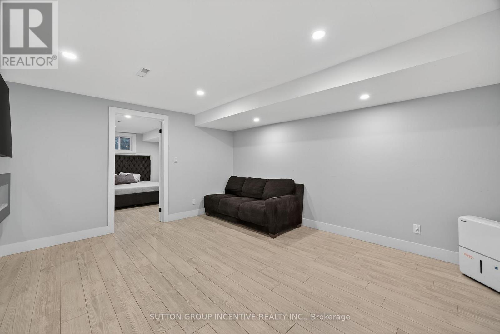 211 MOON POINT DRIVE - 17