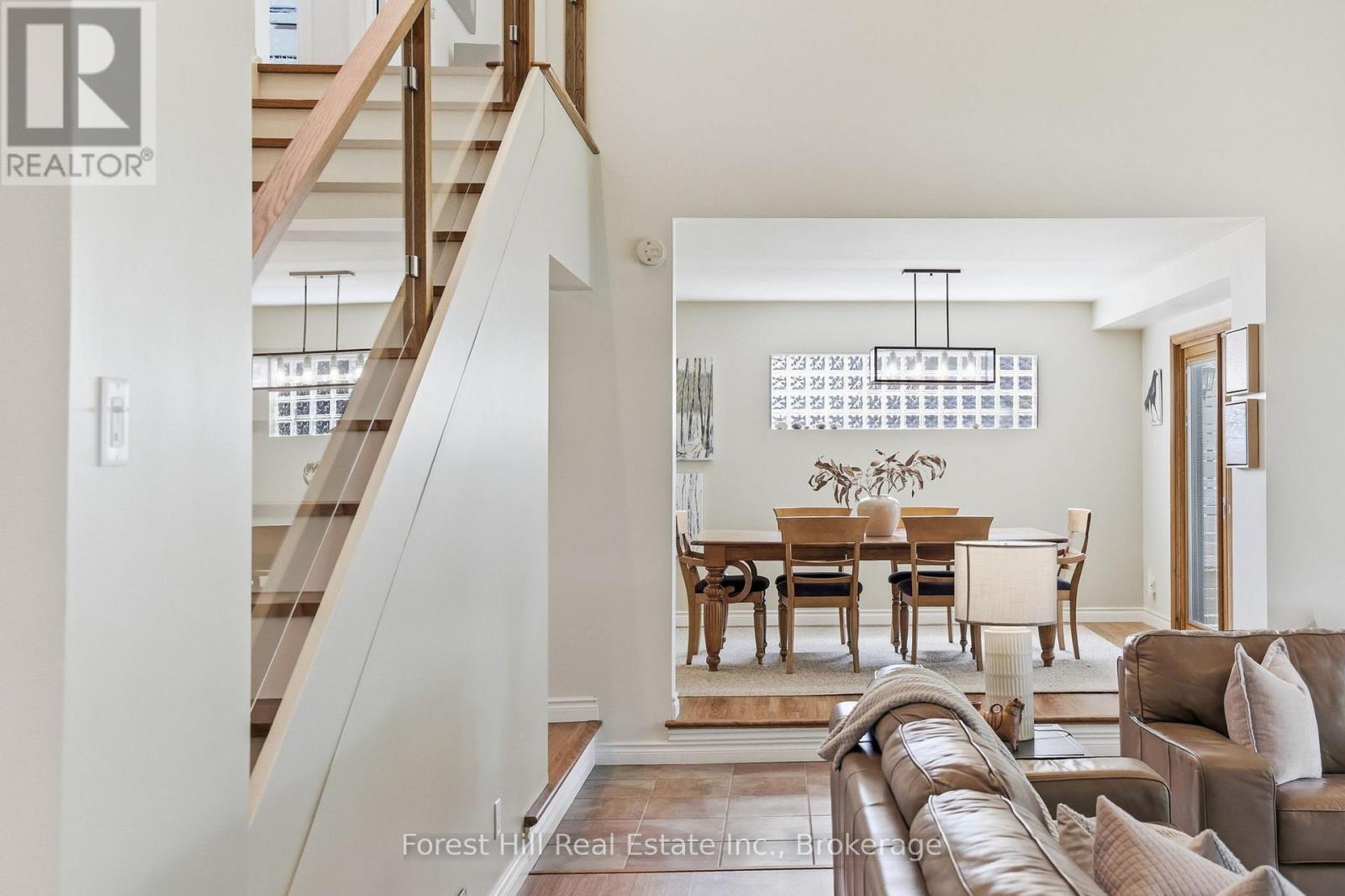 81 ST LAWRENCE STREET - 13