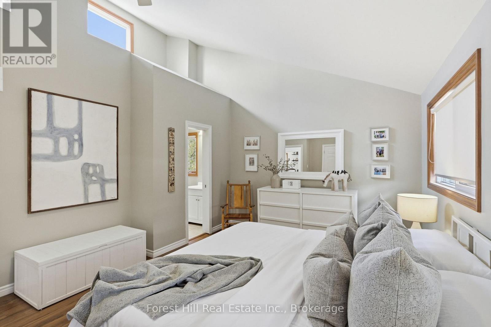 81 ST LAWRENCE STREET - 17