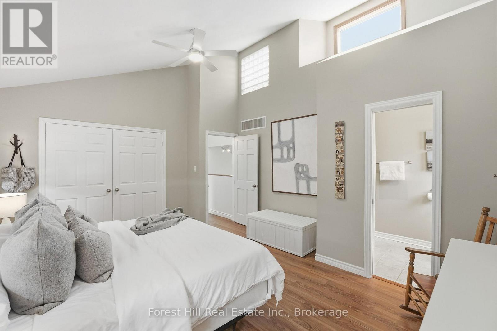 81 ST LAWRENCE STREET - 18