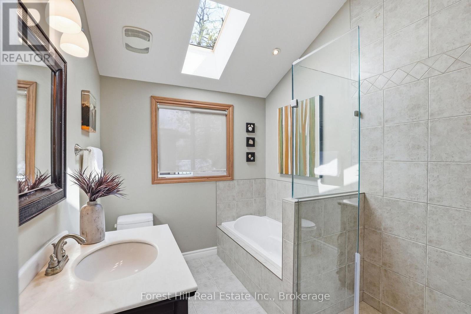 81 ST LAWRENCE STREET - 22