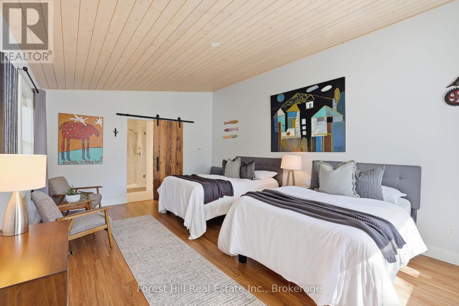 81 ST LAWRENCE STREET - 28