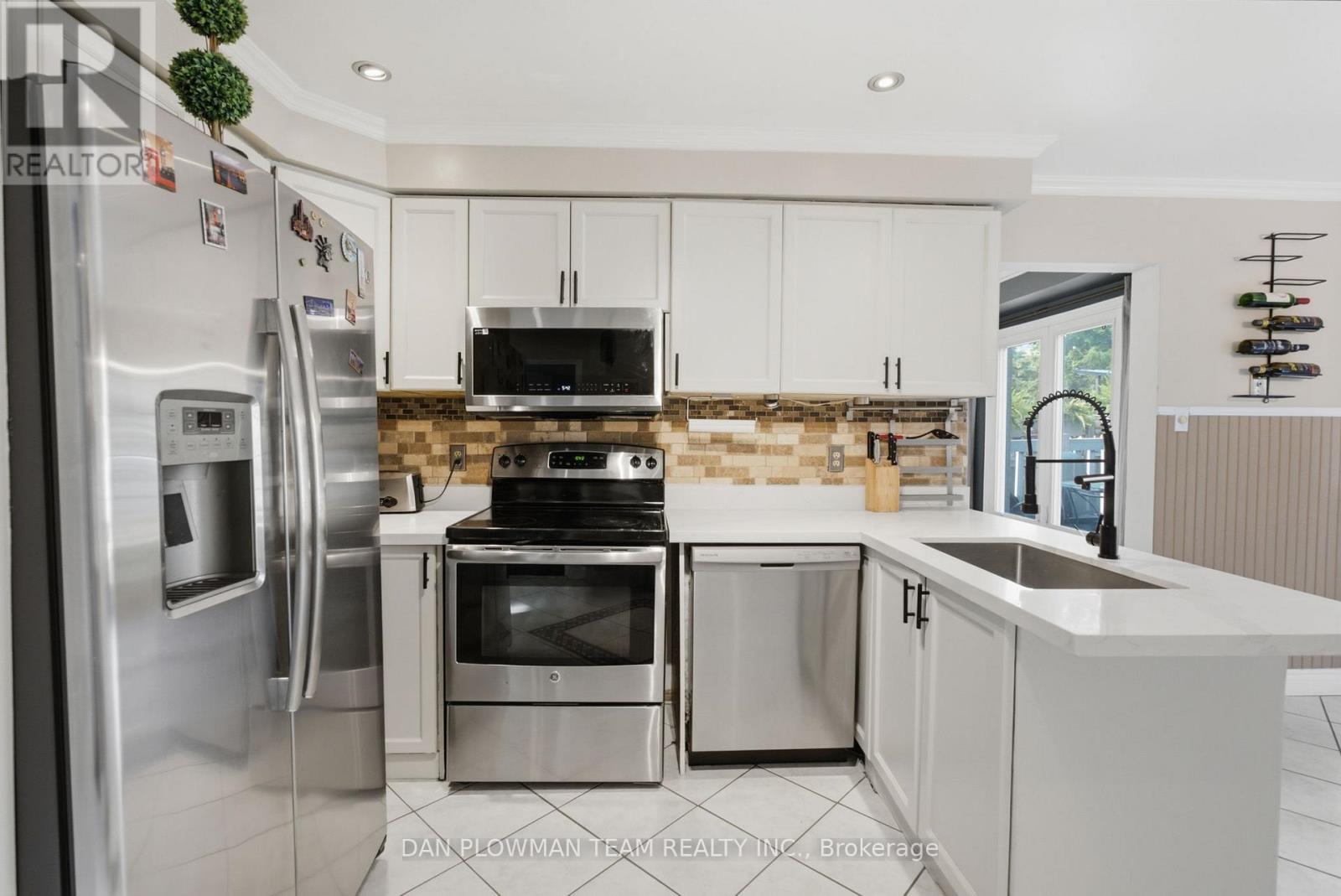23 ELMEROY COURT - 10