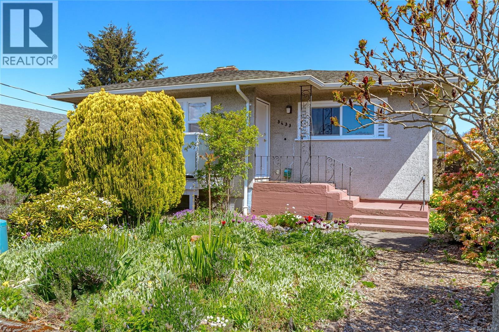3433 Bethune Ave, Saanich