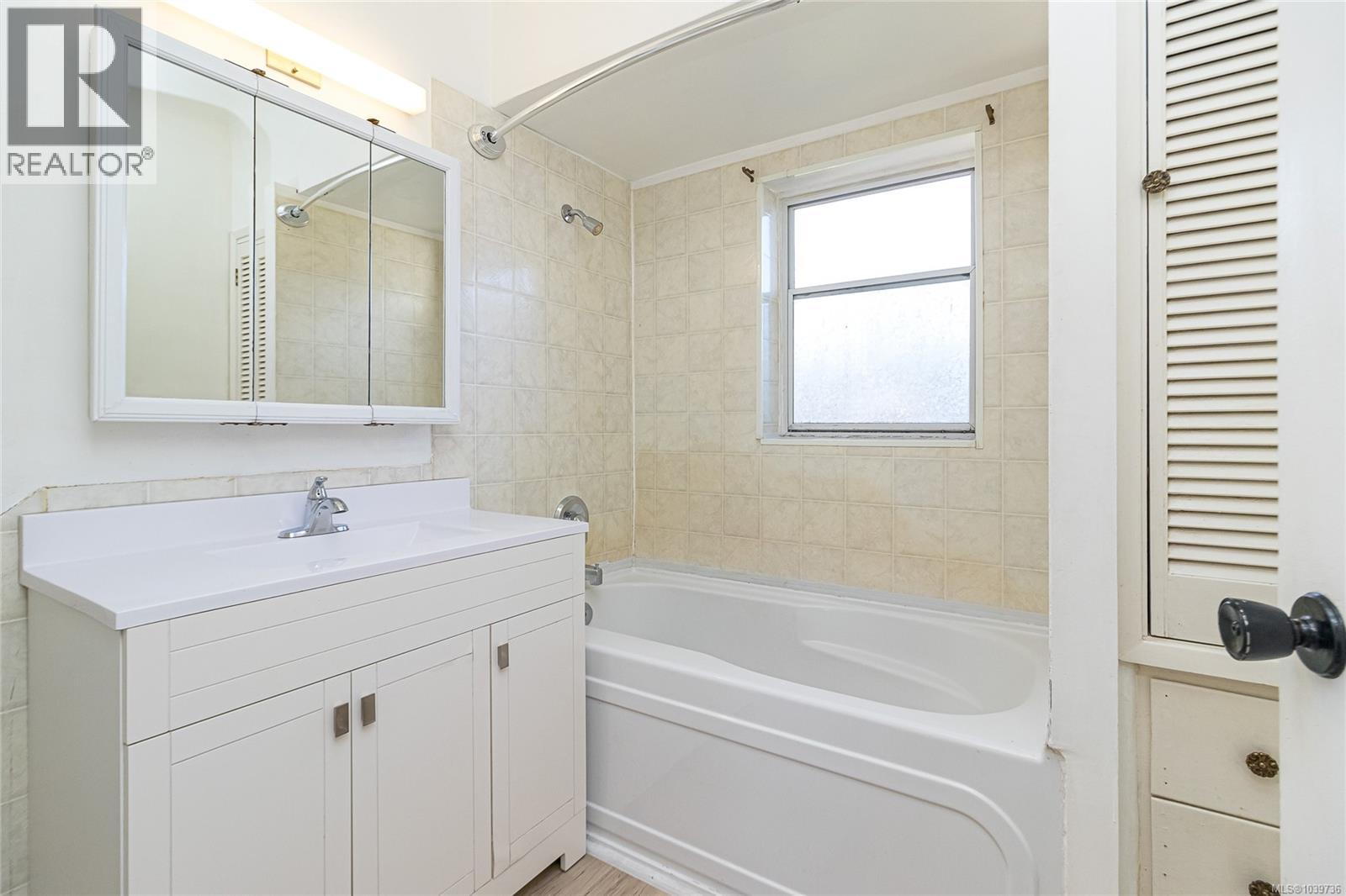 3433 Bethune Ave, Saanich