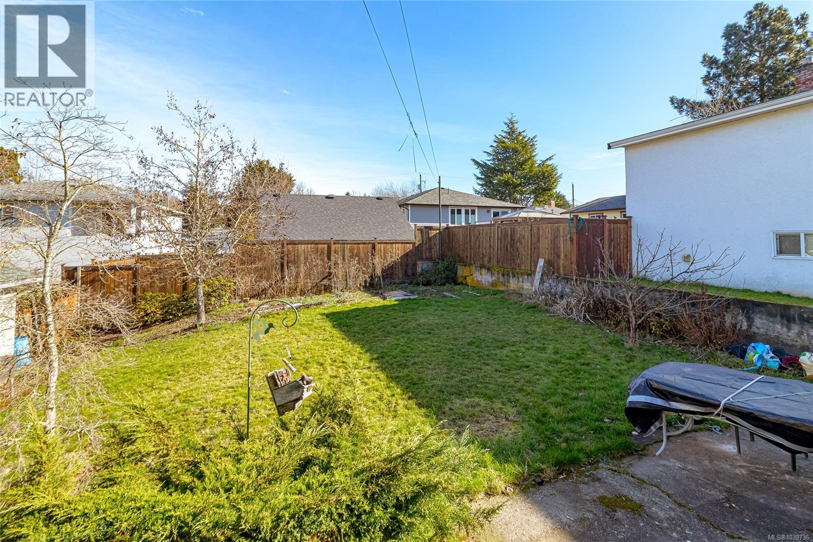 3433 Bethune Ave, Saanich