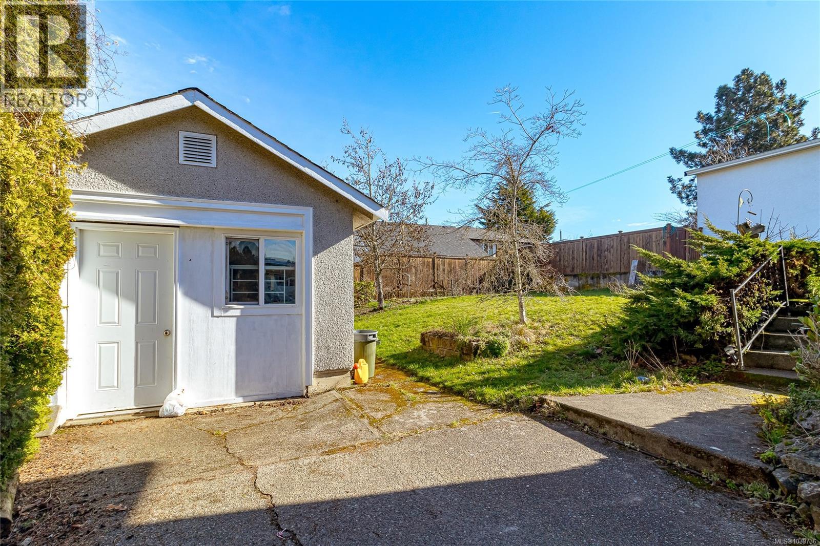 3433 Bethune Ave, Saanich