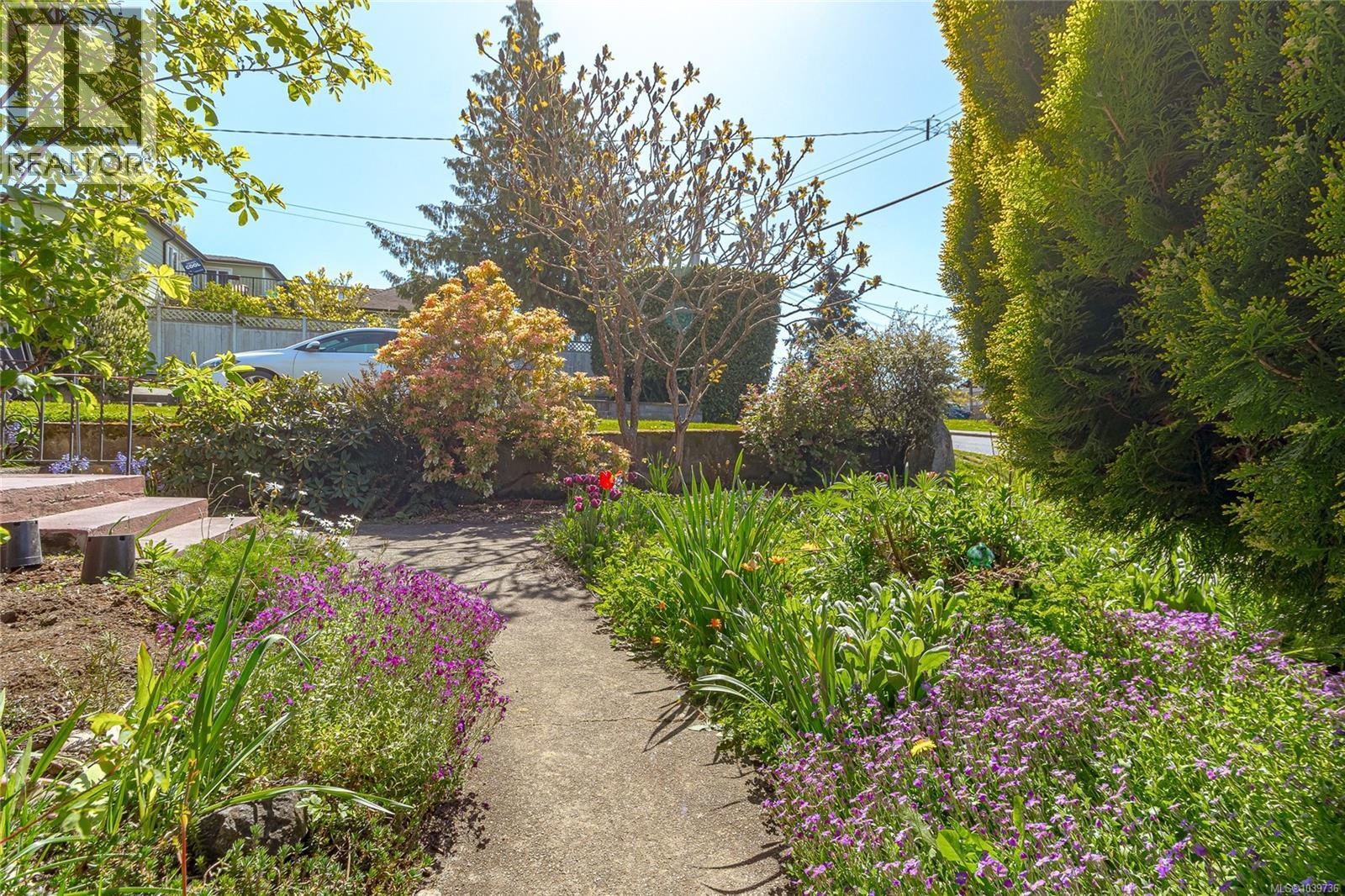 3433 Bethune Ave, Saanich