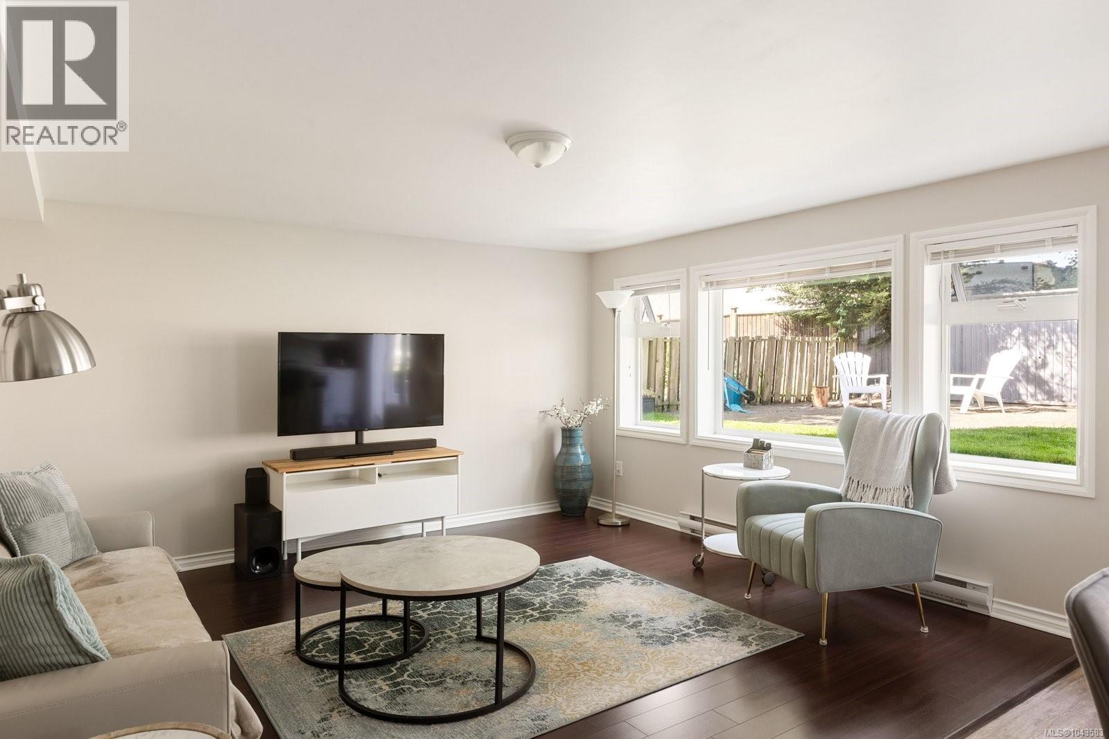 10206 Almond St - 21