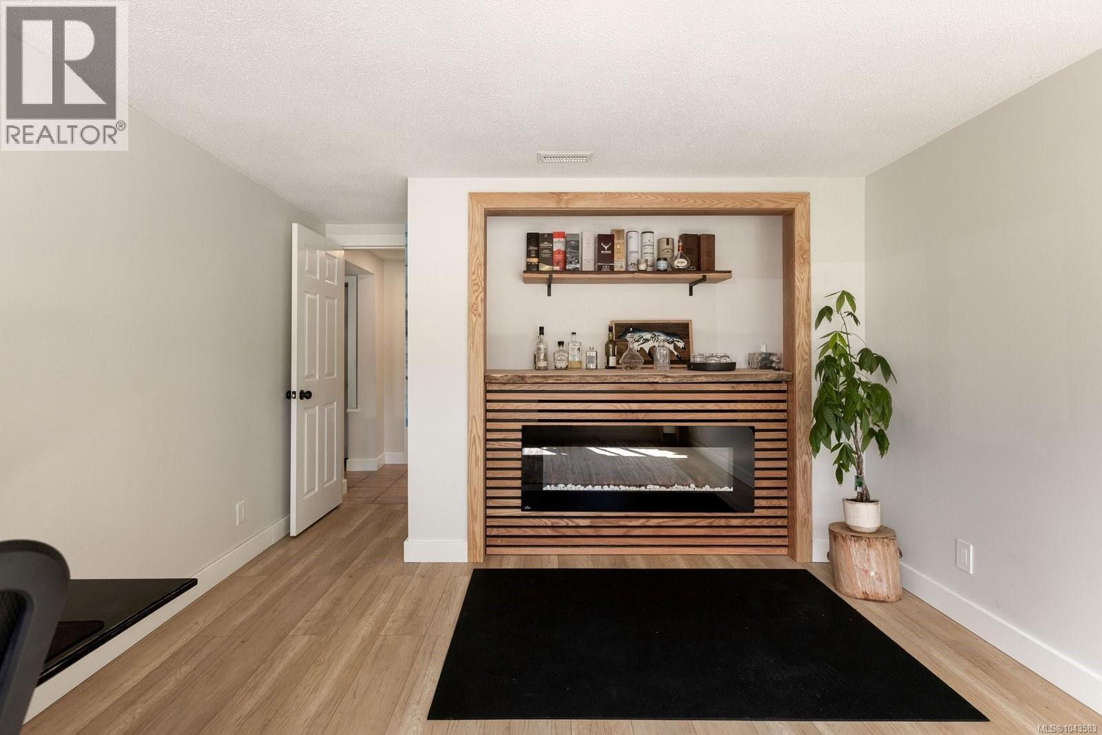 10206 Almond St - 25