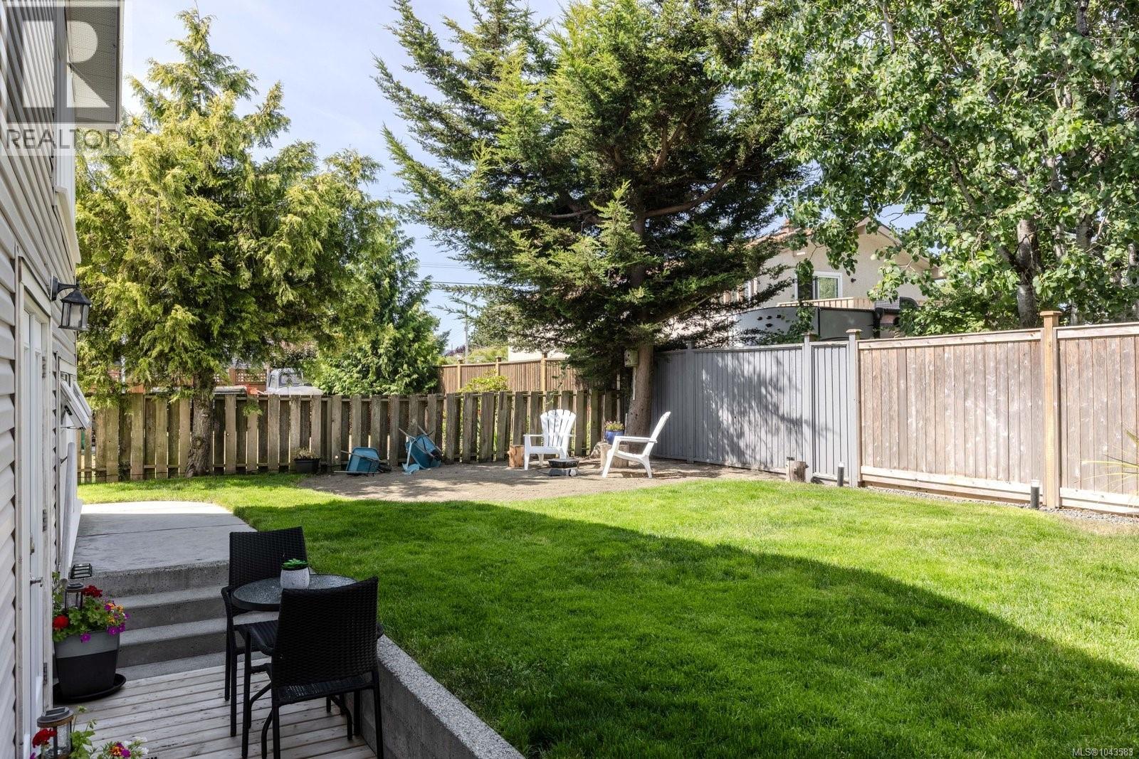 10206 Almond St - 34