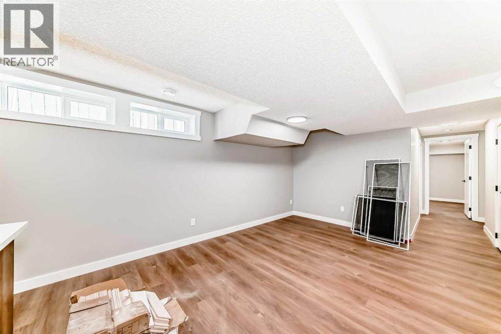1635 24 Avenue NW - 23