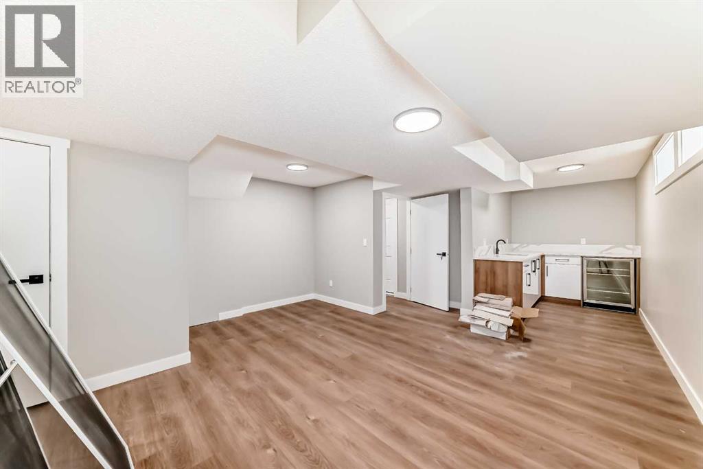 1635 24 Avenue NW - 26