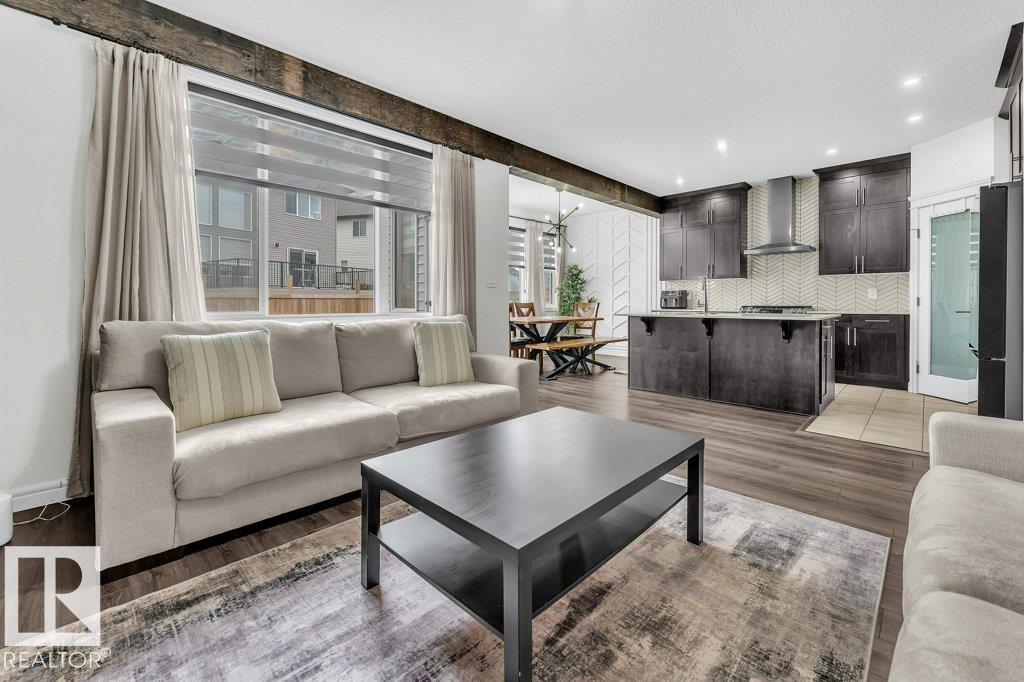 2107 14 AV NW - 14