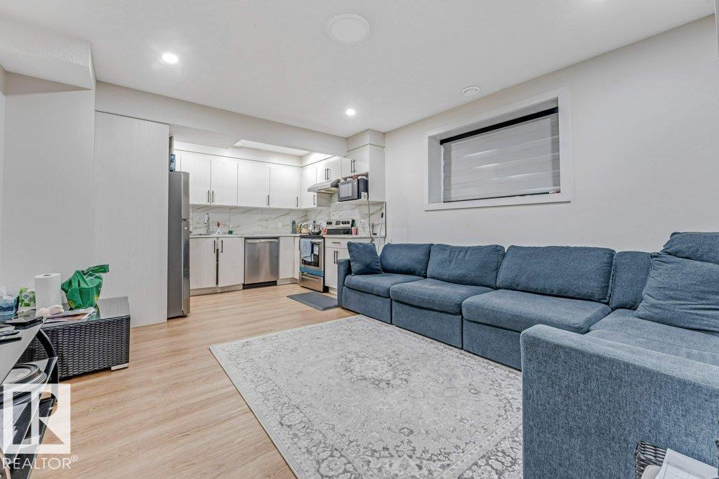 2107 14 AV NW - 45