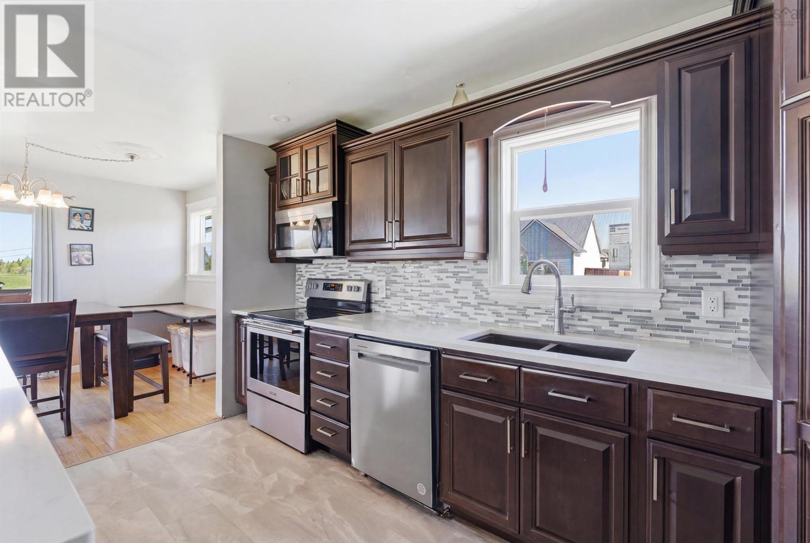 689 Old Greenfield Road - 11