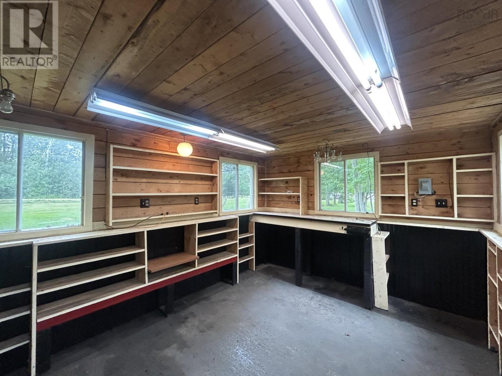 826 1 Highway - 14