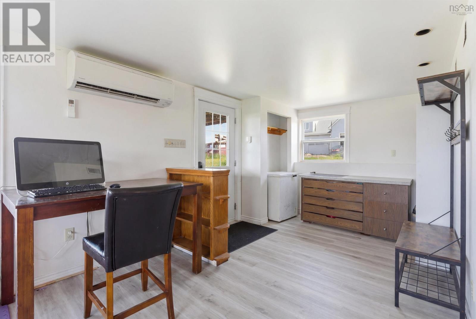 689 Old Greenfield Road - 30