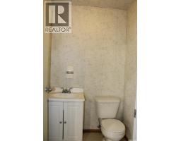 701 37 Highway, Shaunavon, SK S0N2M0 Photo 18