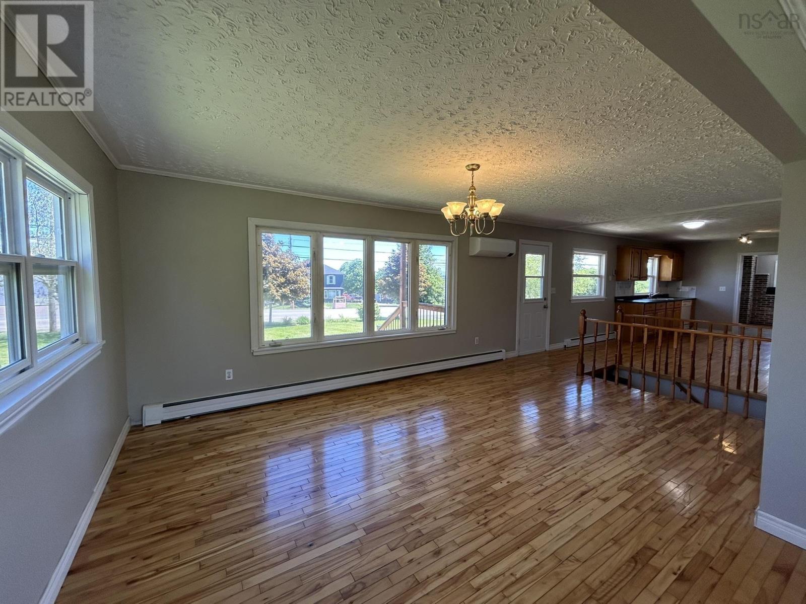 826 1 Highway - 31
