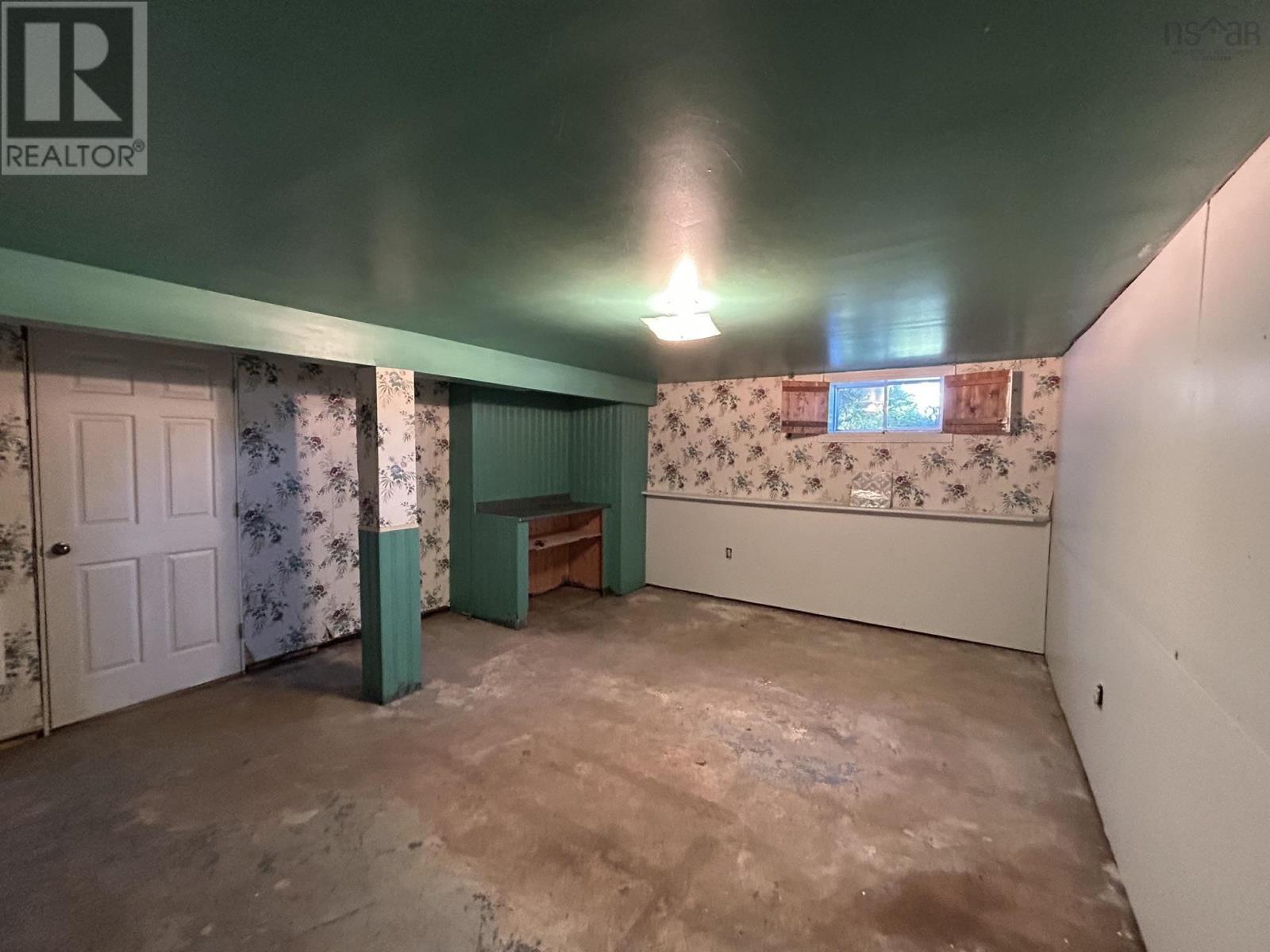 826 1 Highway - 41