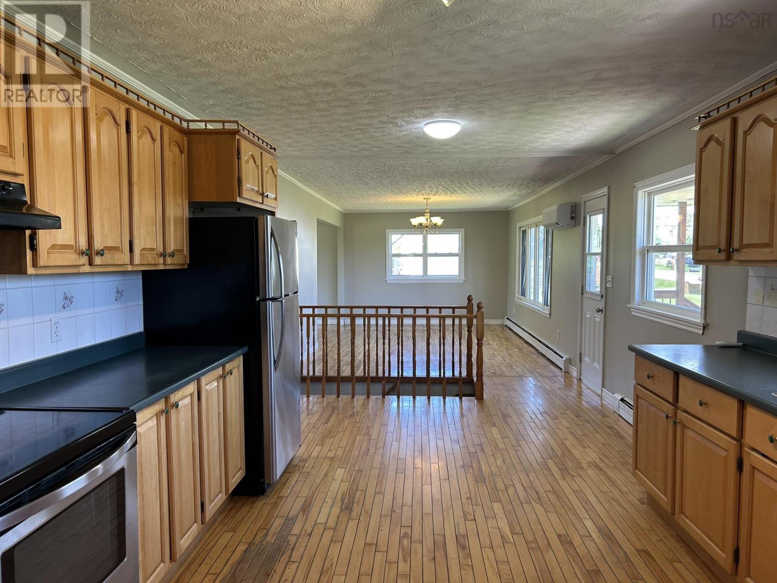 826 1 Highway - 23