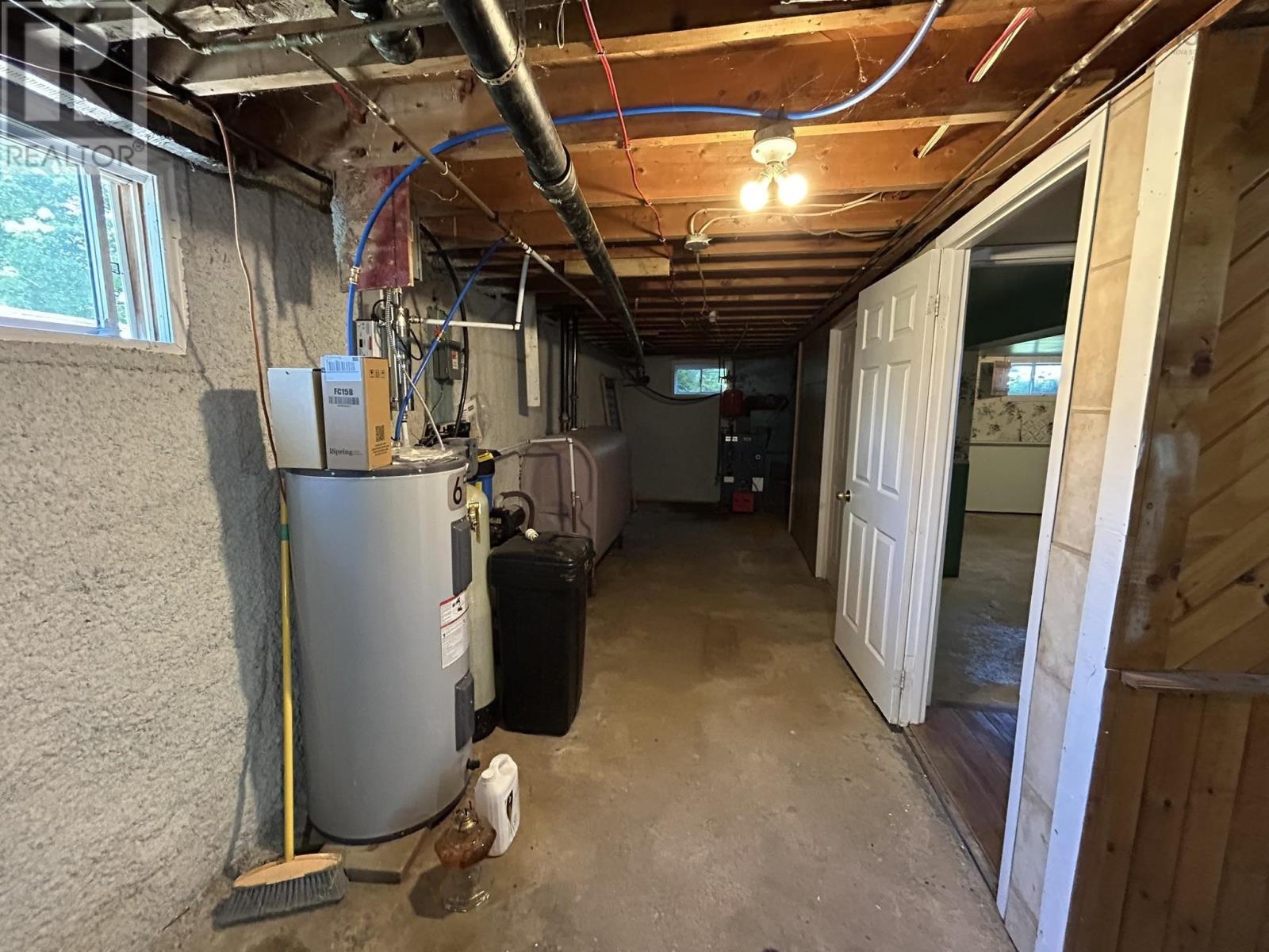 826 1 Highway - 42