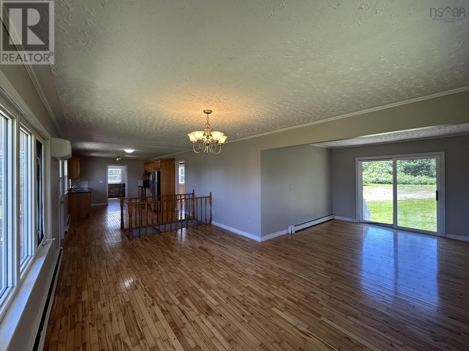 826 1 Highway - 33
