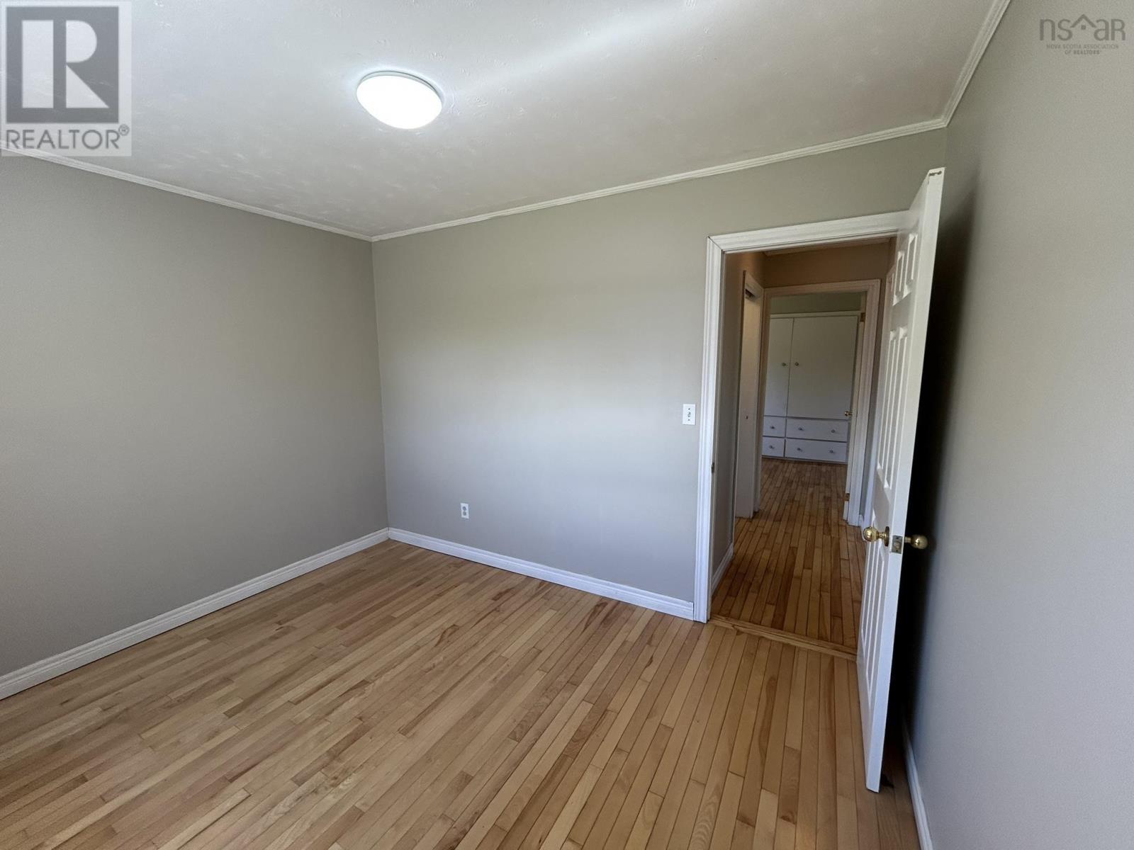 826 1 Highway - 40