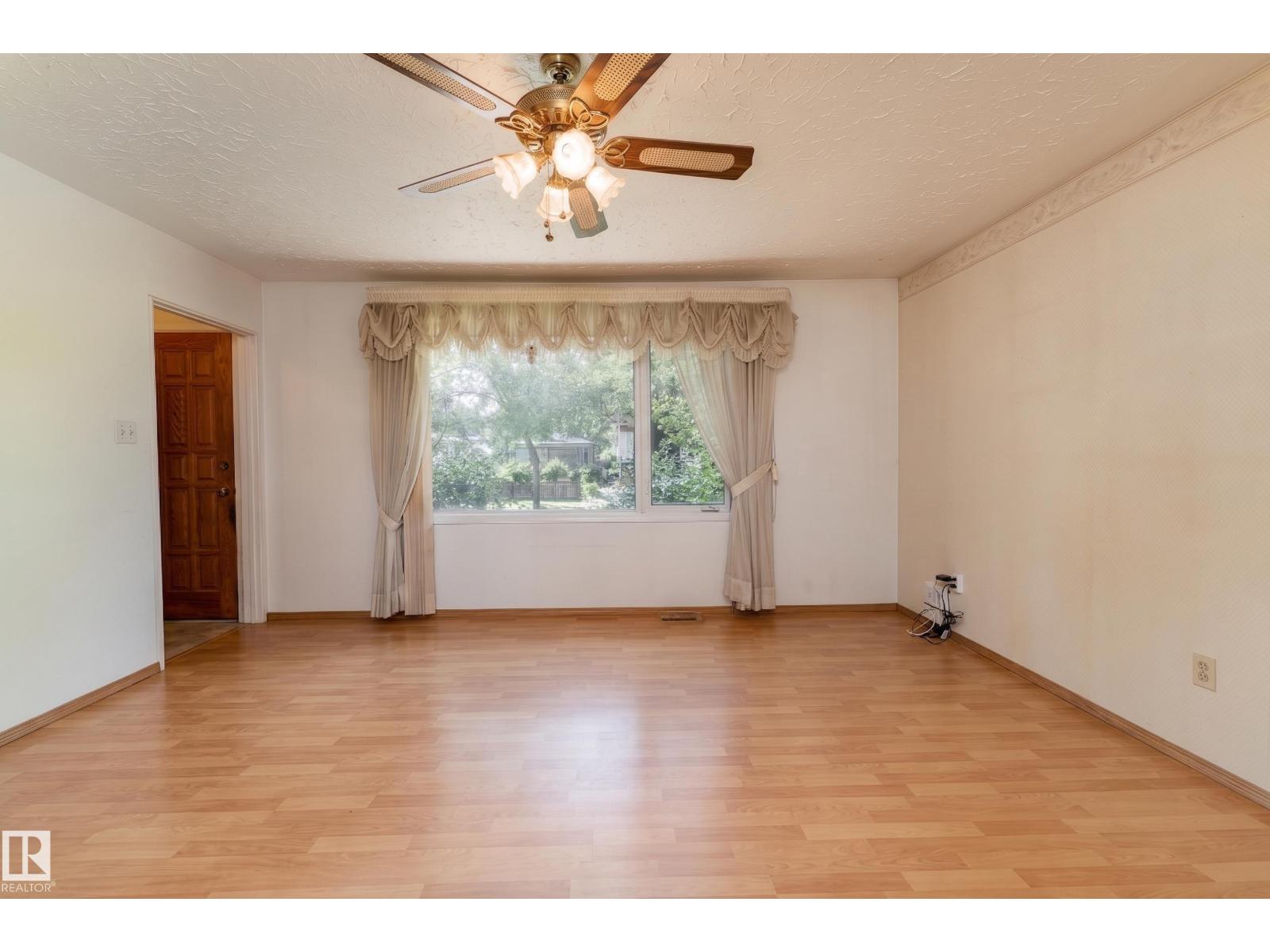 8502 76 AV NW - 5