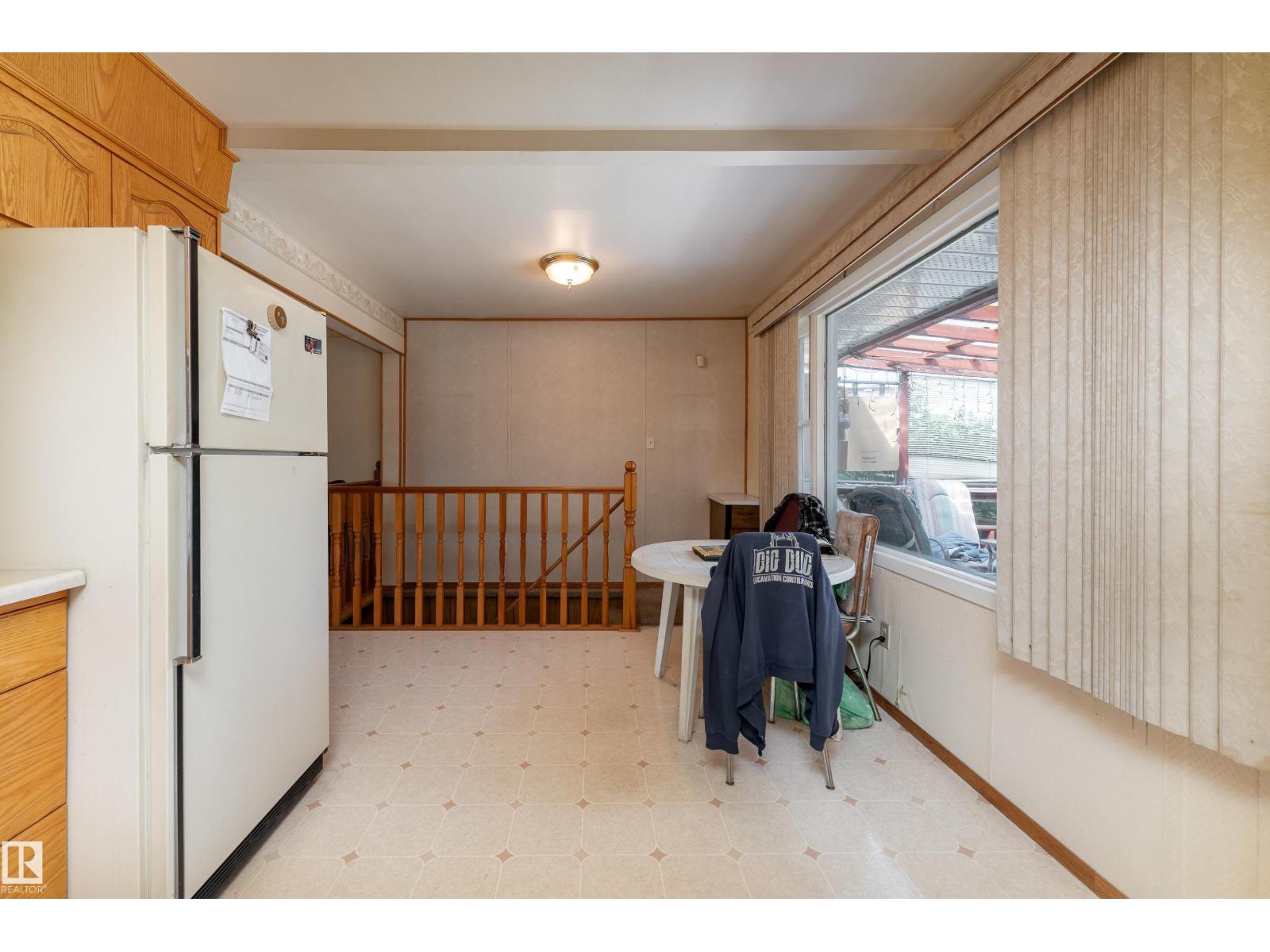 8502 76 AV NW - 10