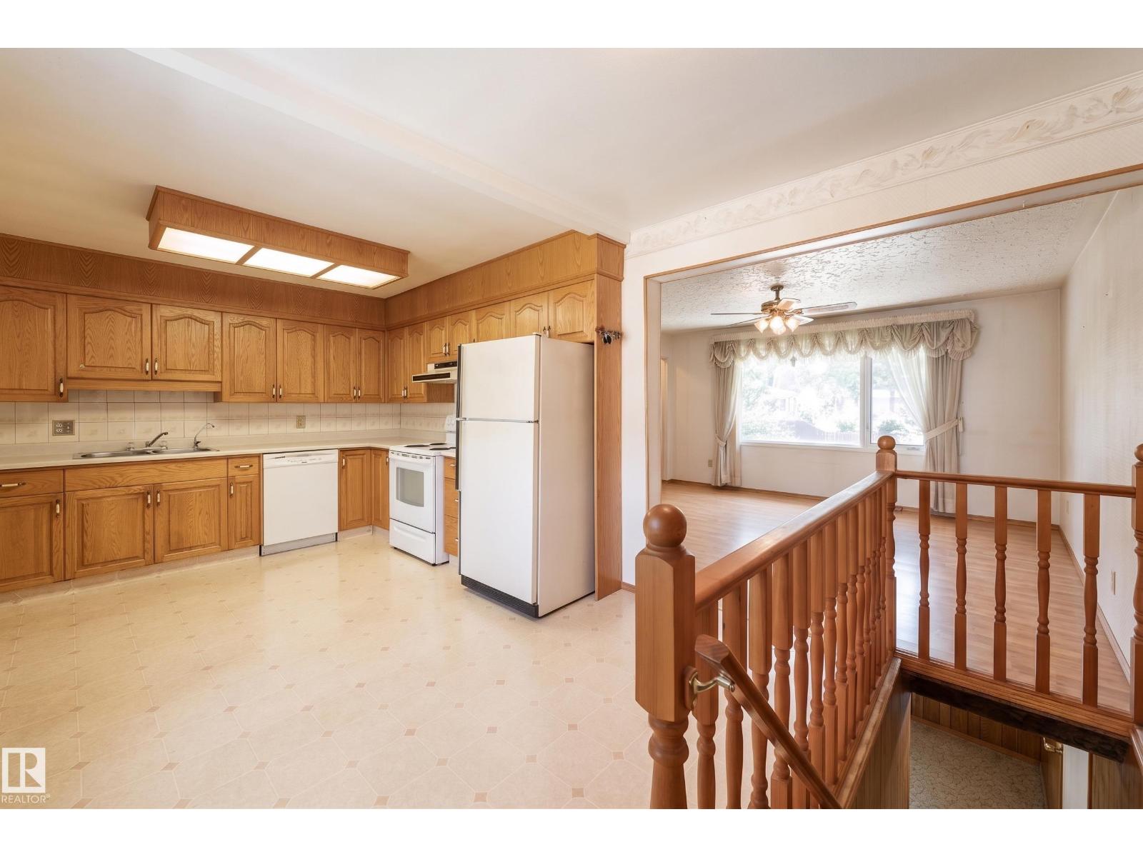 8502 76 AV NW - 9