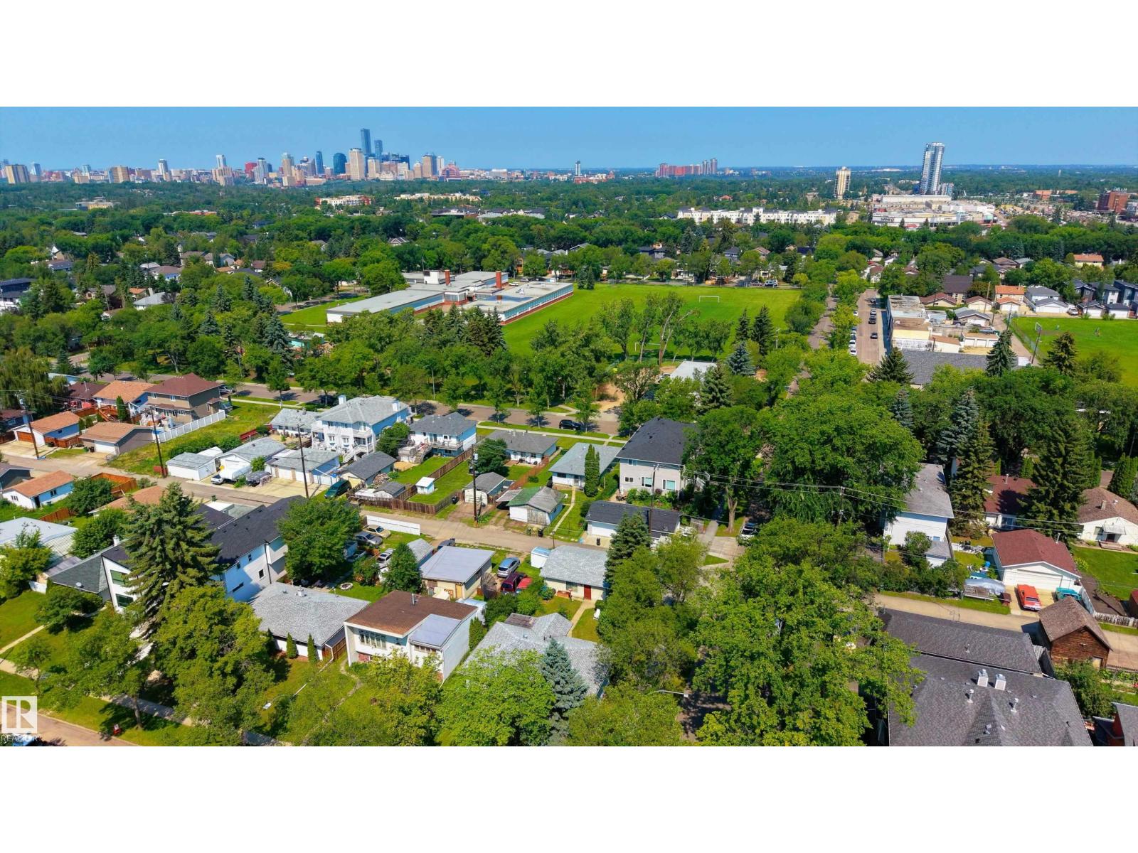 8502 76 AV NW - Image 34