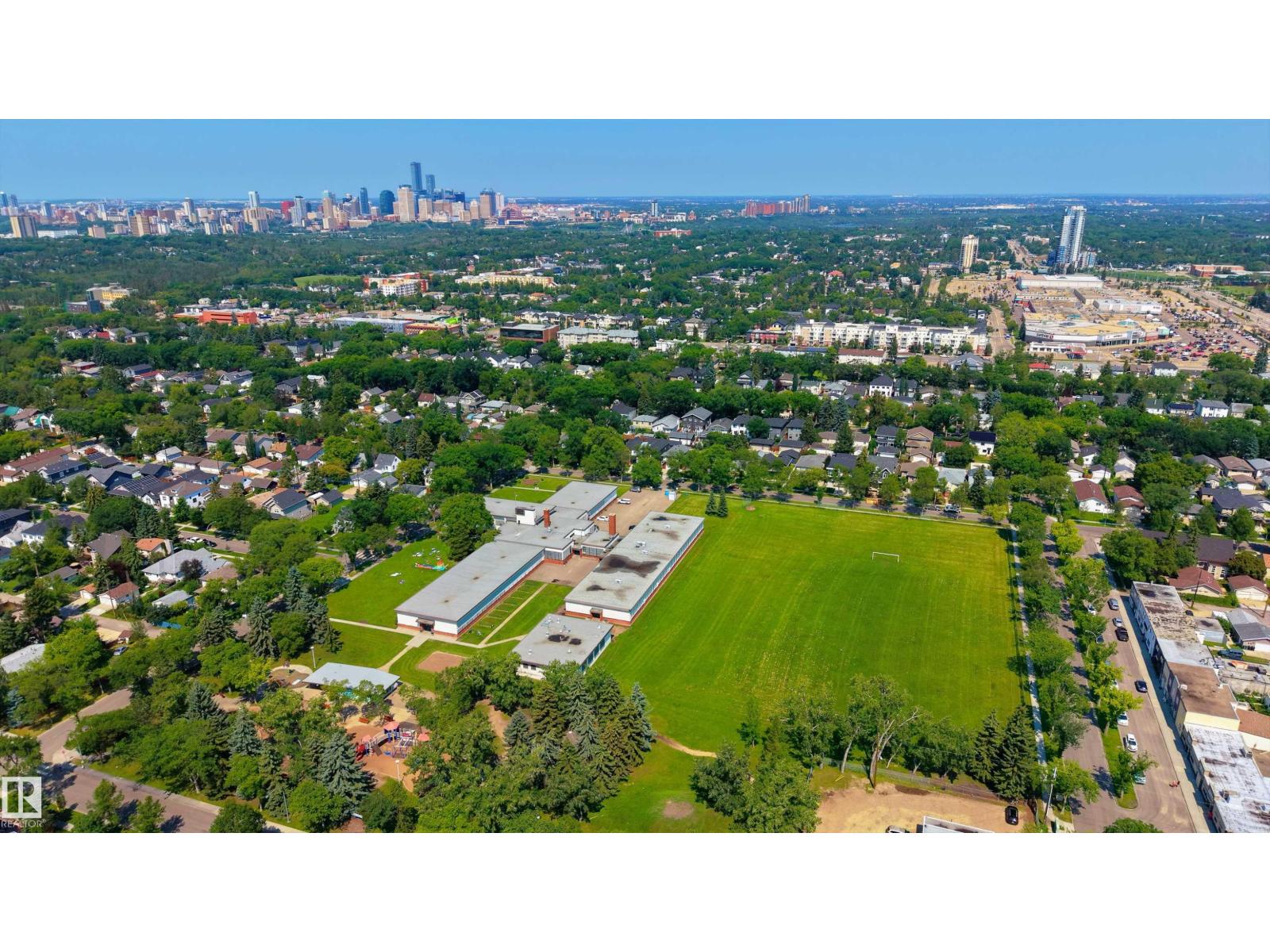 8502 76 AV NW - Image 35