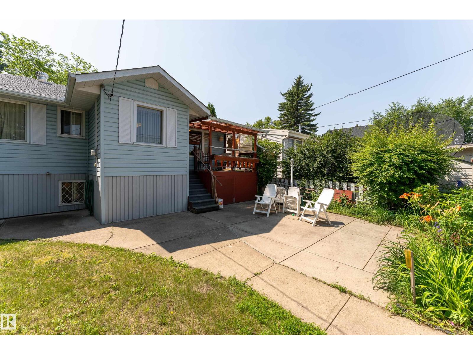 8502 76 AV NW - 43