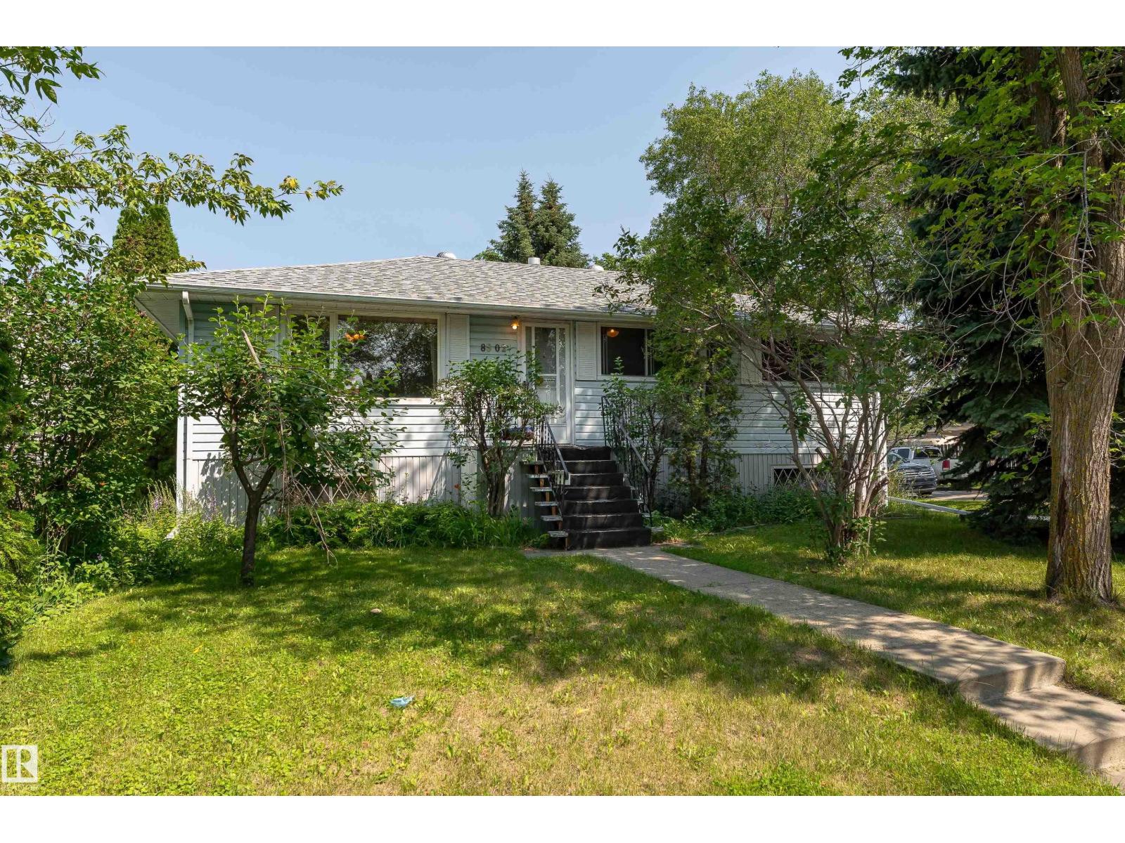 8502 76 AV NW - 46