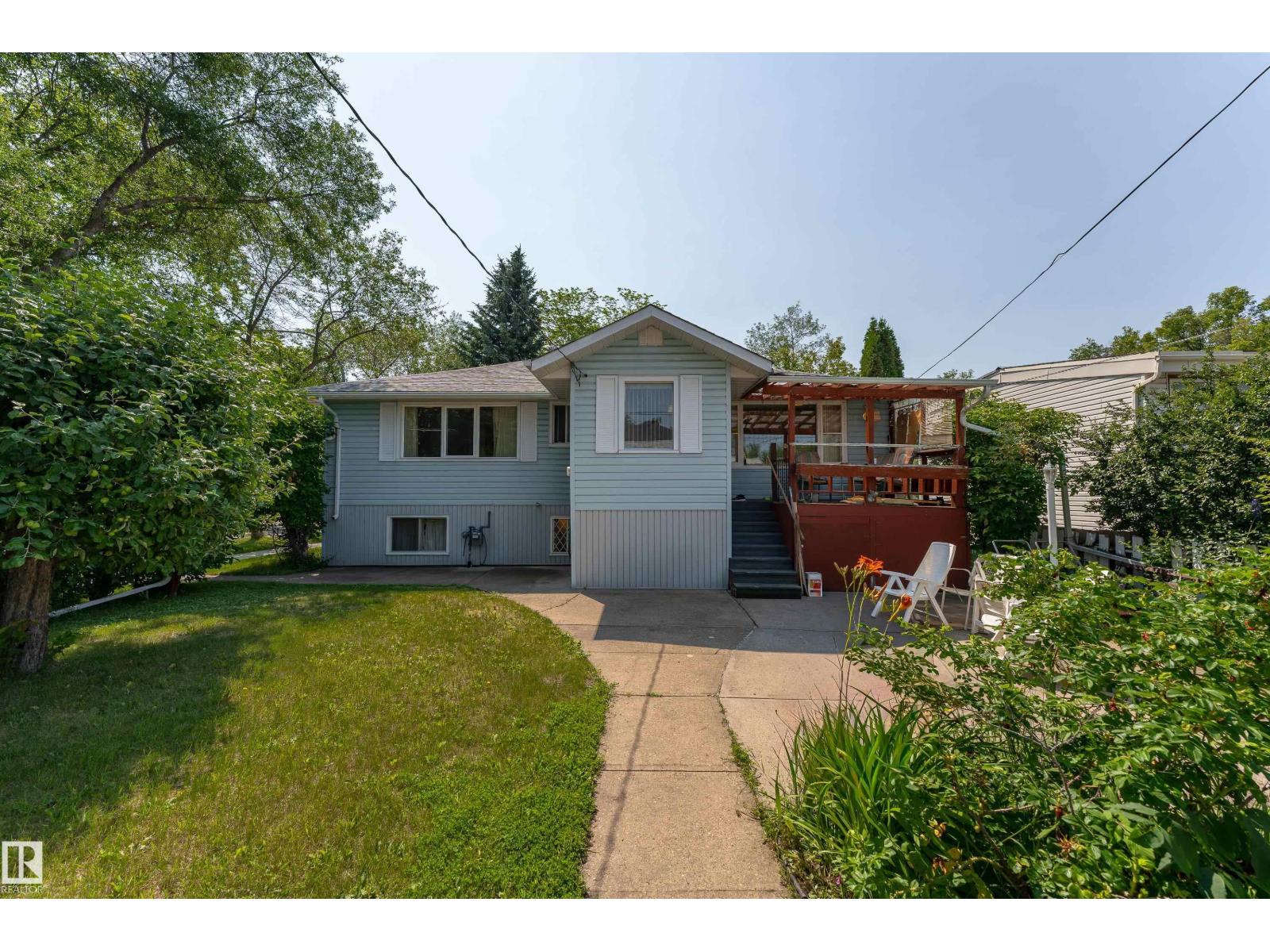 8502 76 AV NW - 45