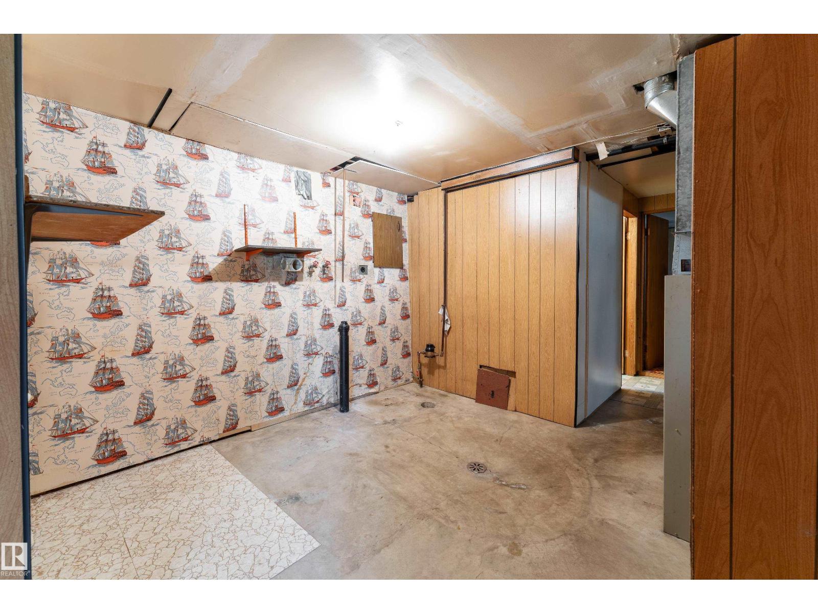 8502 76 AV NW - 26