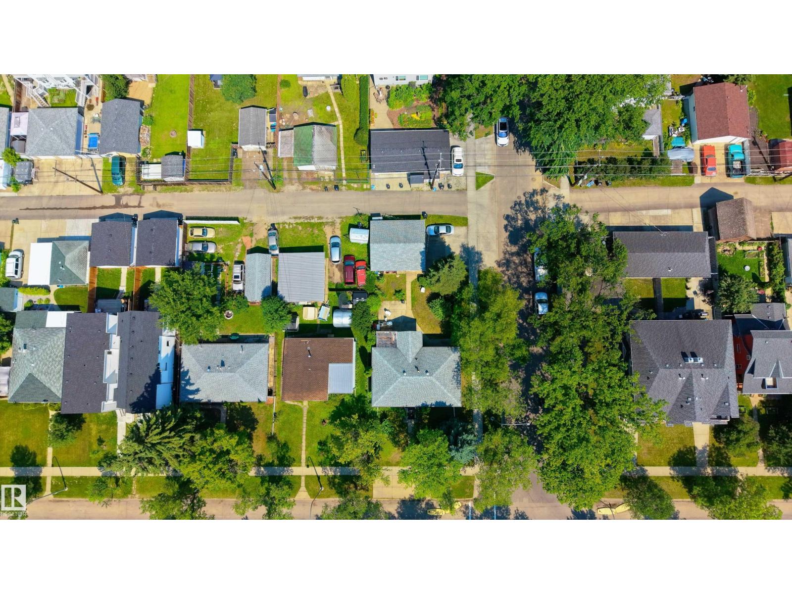 8502 76 AV NW - 32