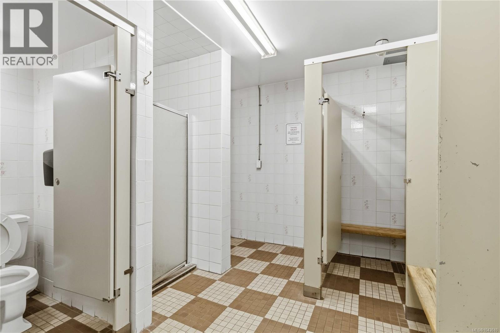 #220 3225 Eldon Pl - 23