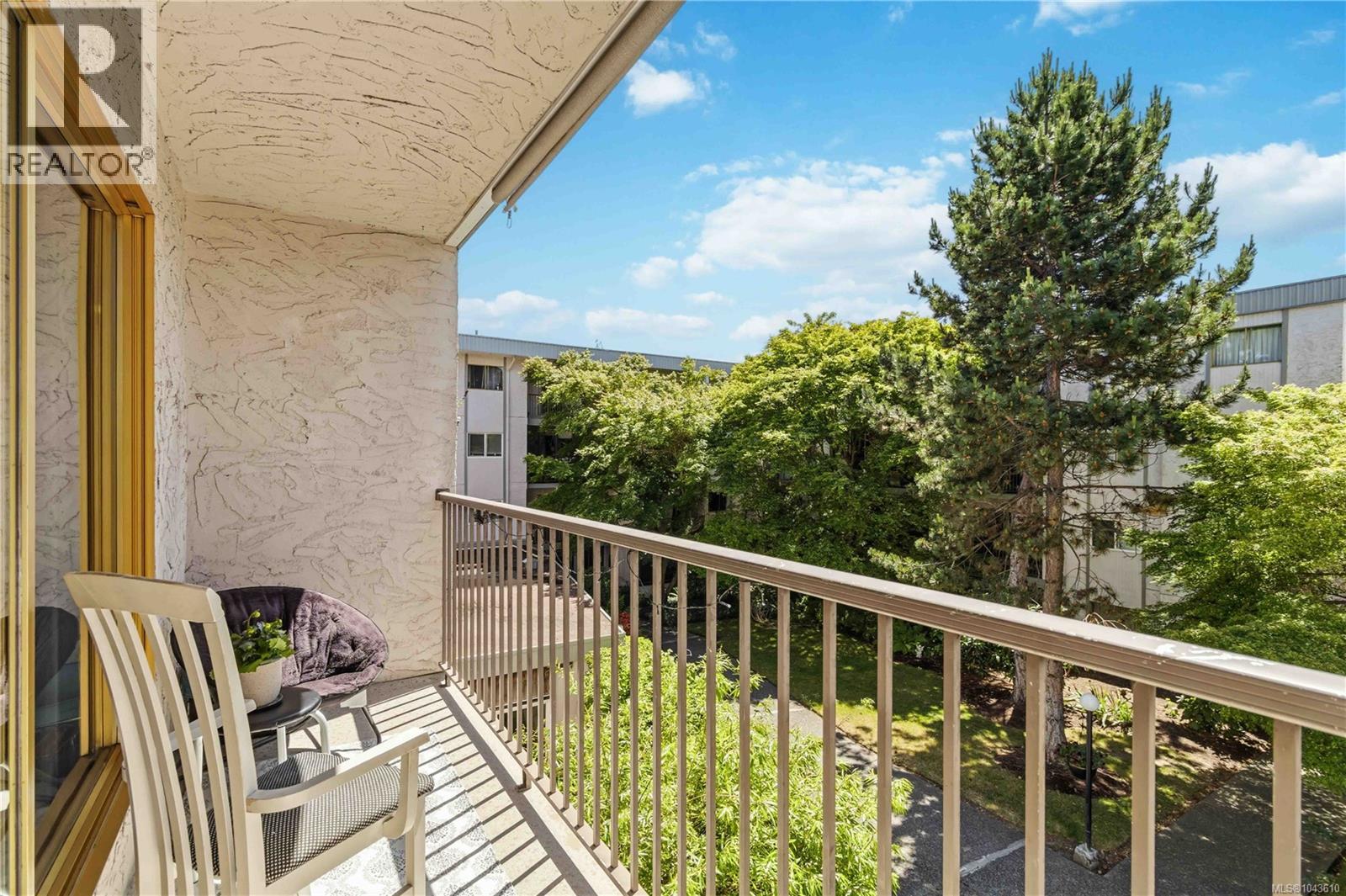#220 3225 Eldon Pl - 18