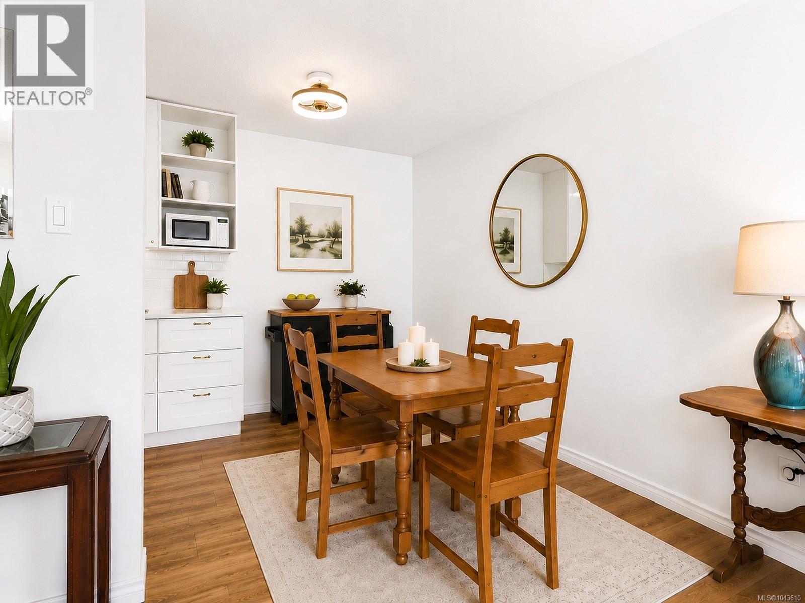#220 3225 Eldon Pl - 5