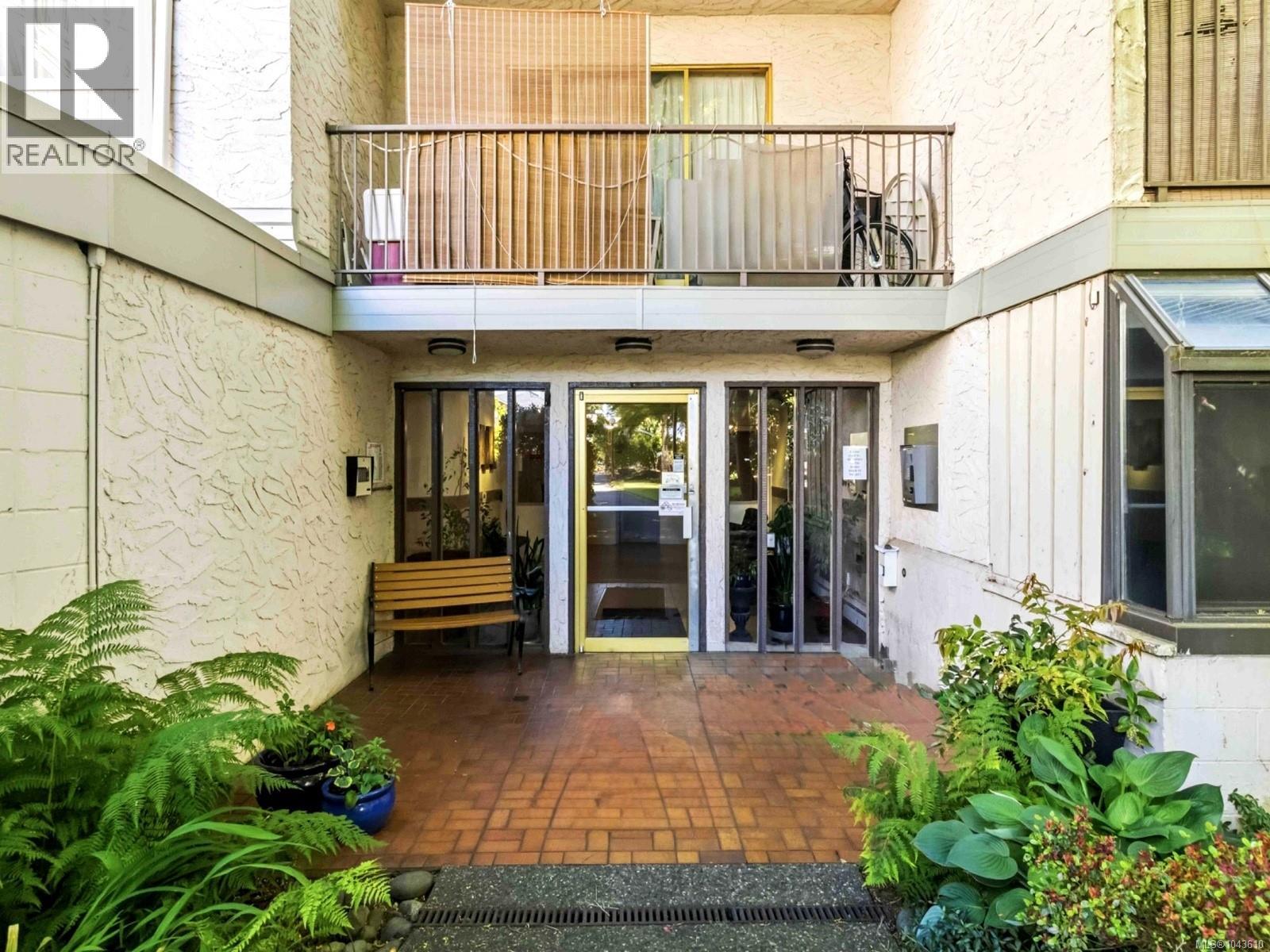 #220 3225 Eldon Pl - 27